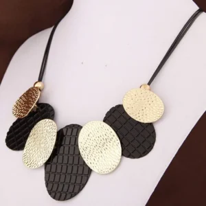 Oval necklace