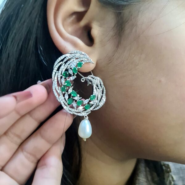Nashfa Green Earrings - Image 3