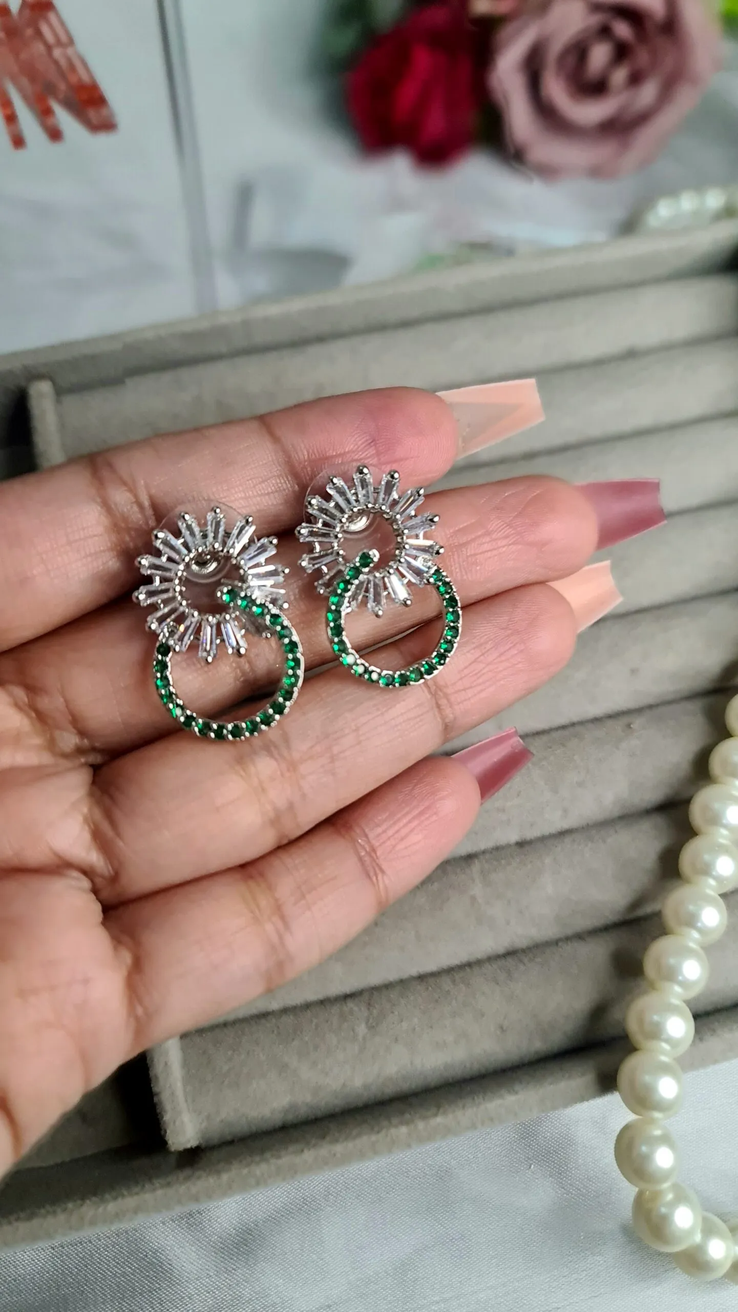 Marwa Earrings Green - Image 2