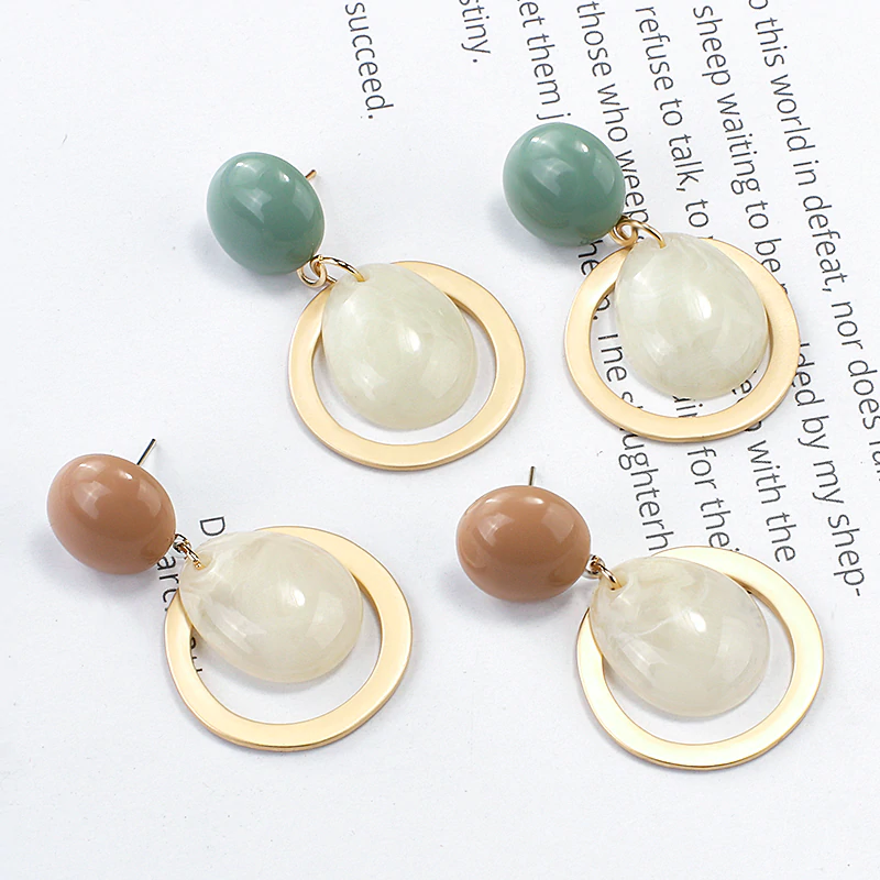 Round earrings